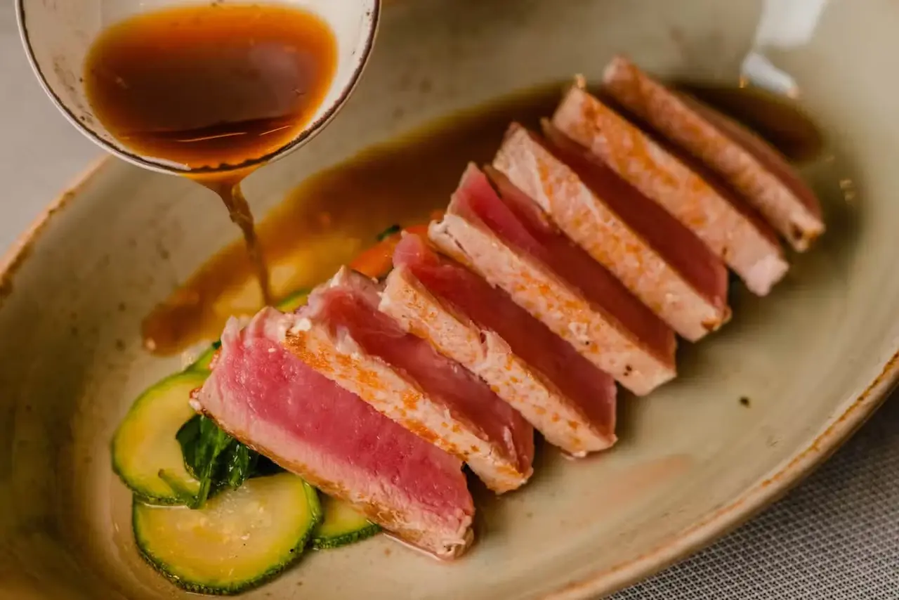 Atún tataki